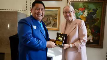 Ketua Umum Indonesia Pingpong League, Komjen (P) Prof. Dr. Petrus R. Golose melakukan Bilateral Meeting dengan Presiden dan Sekjen ITTF di Swiss