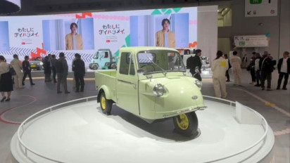 Toyota - Daihatsu Kompak Kilas Balik Masa Keemasan Pamerkan Mobil Legenda di Japan Mobility Show 2025