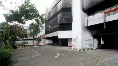Penampakan Gedung penemuan dua kerangka manusia yang ditemuka pada kamis kemarin, Kwitang, Jakarta Pusat, Jumat (31/10/2025)
