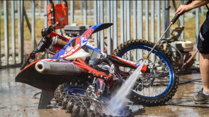 Mulai Sekarang Lakukan 3 Hal Ini Sebelum Mencuci Motor, Hindari Mesin cepat Rusak!