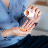 Tetap Fit di Musim Hujan, Begini Cara Meningkatkan Imun dengan Vitamin yang Dibutuhkan Tubuh