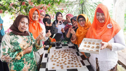 Dari Kue Tradisional, Ibu-ibu Semarang Dilatih Buka Lapangan Kerja