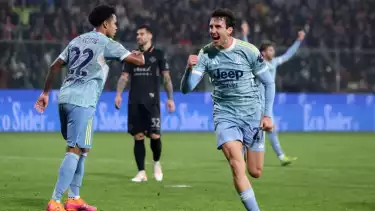 Andrea Cambiaso usai bobol gawang Emil Audero di laga Juventus kontra Cremonese