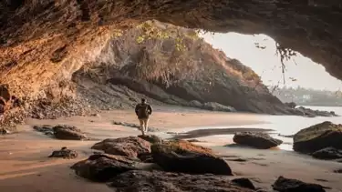 Golden Hour Pantai Karangbolong Kebumen