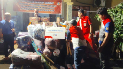 Pertamina Peduli Bagi Bantuan ke Lokasi Banjir Bandang dan Longsor Sukabumi