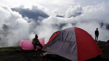 Jangan Langsung Gunung Slamet, Ini Rekomendasi 5 Gunung yang Cocok untuk Pemula