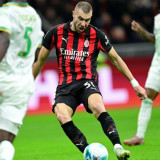 Kabar Baik dari Milanello: Cedera Strahinja Pavlovic Tak Separah yang Ditakutkan, Hanya Benturan Keras dan Siap Comeback