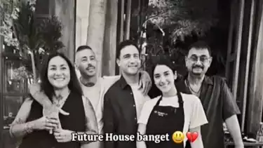 Keluarga Chef Sabrina Alatas (dua dari kanan) yang Diduga sebagai Orang Ketiga di Rumah Tangga Raisa dan Hamish Daud