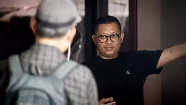 Anggota DPRD DKI Jakarta H Imamuddin yang menjadi saksi sekaligus teman dekat Ahmad Sahroni saat menjelaskan detik-detik penjarahan di rumah Sultan Priok.