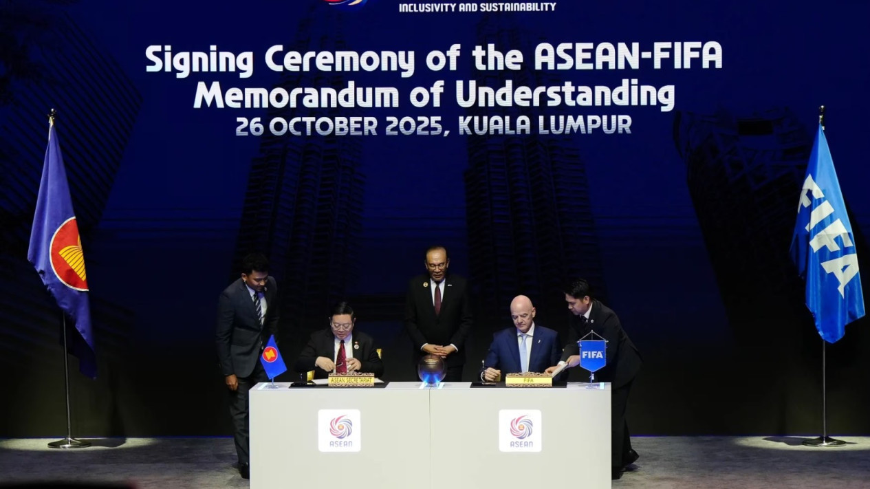 Singgung Tragedi Kanjuruhan, Media Vietnam Bocorkan Peluang FIFA Agar Banding Malaysia Atas Naturalisisi Ilegal Diterima
            - galeri foto