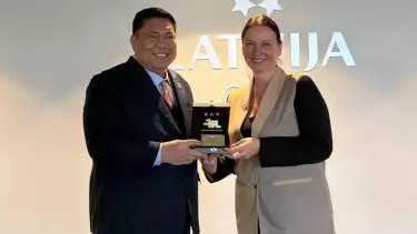 Presiden Indonesia Pingpong League (IPL), Komjen (P) Prof. Dr. Petrus R. Golose, bertemu dengan Vice President European Table Tennis Union (ETTU), Ina Jozepsone