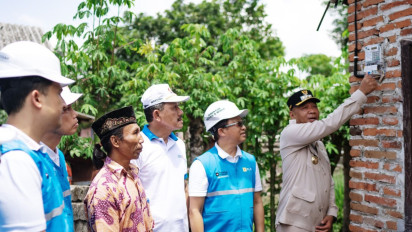 Momentum HLN ke-80, PLN Sambungkan Listrik Gratis bagi 171 Warga Tulungagung