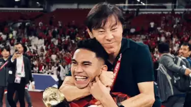 Mantan pelatih Timnas Indonesia Shin Tae-yong dan Marselino Ferdinan