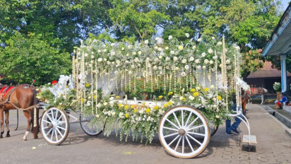 Jenazah Raja Keraton Surakarta Pakubuwono XIII Akhirnya Tiba di Makam Imogiri, Ditandu Menuju Peristirahatan Terakhir