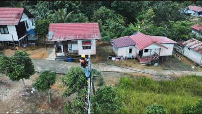 Puluhan Tahun Menanti, Ribuan Warga di Murung Raya Akhirnya Nikmati Listrik PLN