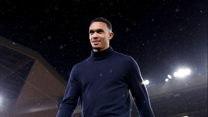 Disambut Pekikan 'Boo' saat Comeback ke Anfield, Fans Liverpool Bandingkan Kesetiaan Trent Alexander-Arnold dengan Steven Gerrard