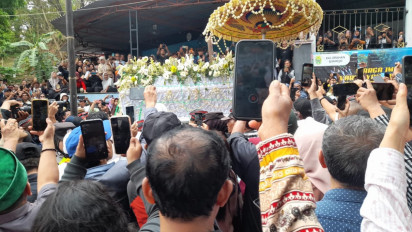 Jenazah Raja Keraton Surakarta Pakubuwono XIII Akhirnya Tiba di Makam Imogiri Bantul, Ditandu Menuju Peristirahatan Terakhir