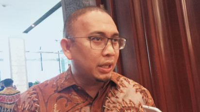 Ngaku Sering Naik Kereta Cepat di Luar Negeri, Andre Rosiade Sebut Whoosh Tetap yang Terbaik