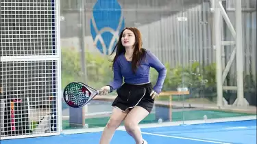 Aktris cantik Rosiana Dewi gemar berolahraga Padel