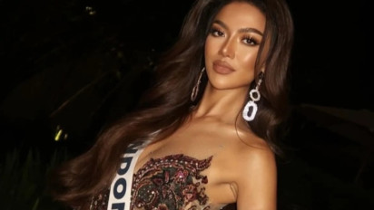 Memukau! Sanly Liu Pakai Kebaya Motif Garuda di Pembukaan Miss Universe 2025