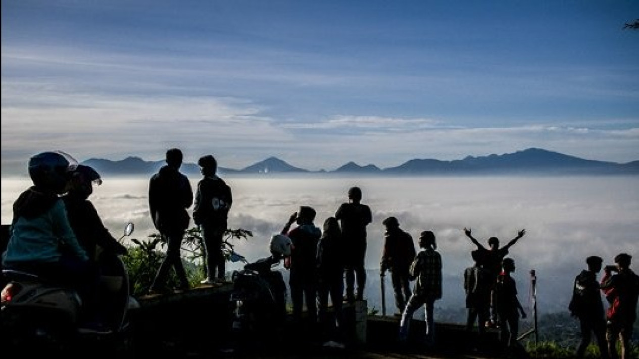 5 Tempat Wisata Dingin di Bandung untuk Ngadem saat Nataru 2025, Cocok Buat Ukuran Dompet Tanpa Bikin Bokek
            - galeri foto