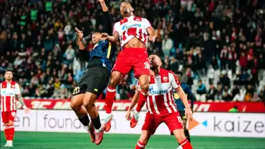 Calvin Verdonk gagal selamatkan LOSC Lille dari kekalahan saat bertamu ke markas Red Star Belgrade di Liga Europa 2025-2026.