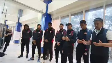 Pemain Persija Jakarta di Pintu 13 Stadion Kanjuruhan, Malang