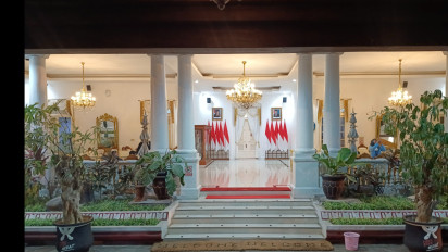 Rumah Dinas Bupati Tertutup, Usai Terjaring OTT KPK