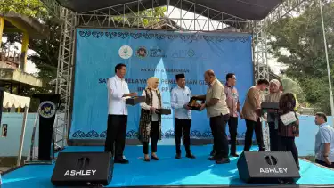 Badan Gizi Nasional (BGN) bersama PP APIMSA (Asosiasi Pengusaha Industri Mikro, Kecil, dan Menengah Nusantara) menggelar kegiatan Kick-Off dan Peresmian Satuan Pelayanan Pemenuhan Gizi (SPPG).