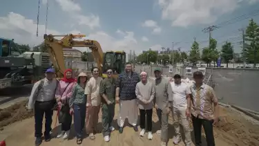 Potret Ivan Gunawan di lokasi pembangunan Masjid As-Sholihin di Yokohama, Jepang