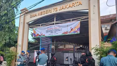 Suasana di SMAN 72 Jakarta pasca-ledakan dahsyat, Jumat (7/11).