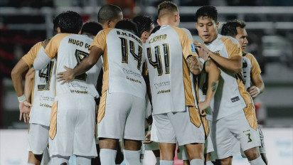 Suporter Dewa United Murka Lihat Rafael Struick cs Kalah dari PSM di Super League: Beli Pemain Mahal Buat Apa?