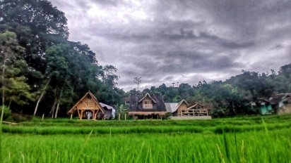 Ketua Majelis Desa Indonesia Fery Radiansyah Dirikan Sekolah Budaya Sunda di Kampung Adat Cikondang