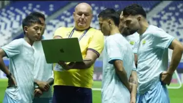 Pelatih Persib Bandung, Bojan Hodak, dianggap cocok menjadi pelatih baru Timnas Indonesia