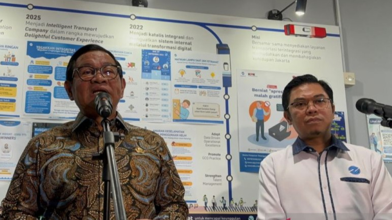 Gubernur Pramono akan Lakukan Peremajaan 1.000 Pramudi JakLingko: Seringkali Keluhannya Kayak Punya Mobil Sendiri
            - galeri foto