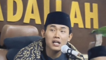 Pesona Gus Elham Bikin Jemaah Perempuan Klepek-klepek? Pose Foto Berduanya jadi Sorotan, Mesra sampai Bersentuhan: Kulo Jamaahe Gus!