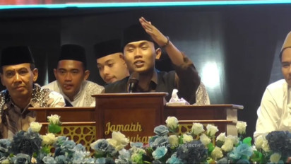 Di Acara Pengajian, Perempuan ini Berani 'Menggoda’ Gus Elham Kediri yang kini sedang Viral: Nanti Saya...