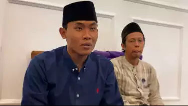 Gus Elham Kena Sentil MUI, Videonya yang Viral Cium Bibir Anak Perempuan Dinilai Tidak Beretika: Menimbulkan...