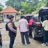 Penyidik KPK Amankan Sejumlah Tas dari Mobil Dinas Kepala Disbudparpora Ponorogo