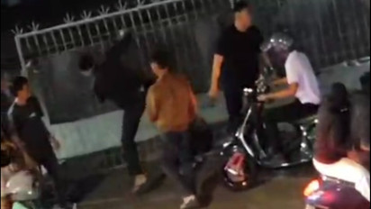 Ngaku-ngaku Aparat, Tiga Orang Todongkan Senpi Hingga Keroyok Seorang Pria di Tebet