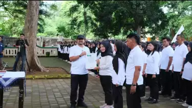 Bupati Anom Widiyantoro melantik PPPK Tahap II di lingkup Pemerintah Kabupaten Pemalang.