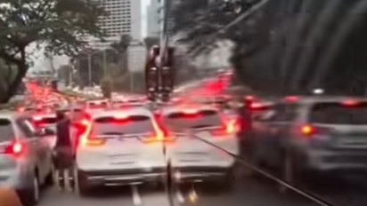 Viral Aksi Main Sepatu Roda di Tengah Macet Jalanan Jakarta, Gubernur Pramono: Kalau Masih Terjadi, Kami Proses!