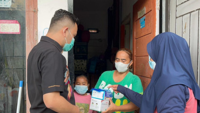 Warga Kampar Terdampak Karhutla, Bantuan Masker hingga Vitamin Disalurkan Elang 3 Hambalang Riau