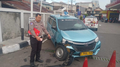 Kronologi Kecelakaan Beruntun Mobil dan Motor di Flyover Cideng, Tiga Orang Alami Luka-luka