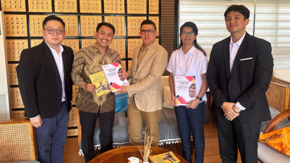 Tim Advokat Alumni Ubaya Serahkan Catatan Kritis RUU KUHAP ke Komisi III DPR RI