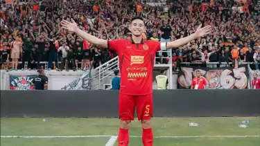 Gol indah Rizky Ridho yang tercipta ke gawang Arema FC pada 9 Maret 2025 itu resmi masuk nominasi The FIFA Puskas Award 2025.