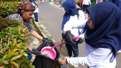 Pemberdayaan Ibu Rumah Tangga di Telukjambe Jadi Strategi Baru Atasi Masalah Sampah di Karawang