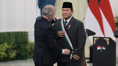 Raja Abdullah II Sematkan Penghargaan Tertinggi Kerajaan Yordania Bejeweled Grand Cordon of Al-Nahda kepada Prabowo