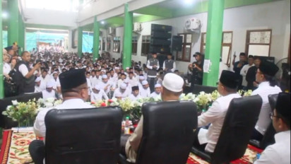 Kunjungi Ponpes Al Khoziny, Menko Pangan Zulhas Semangati Ratusan Santri