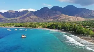 Suasana Pantai Pemuteran di Desa Wisata Pemuteran, Buleleng, Bali